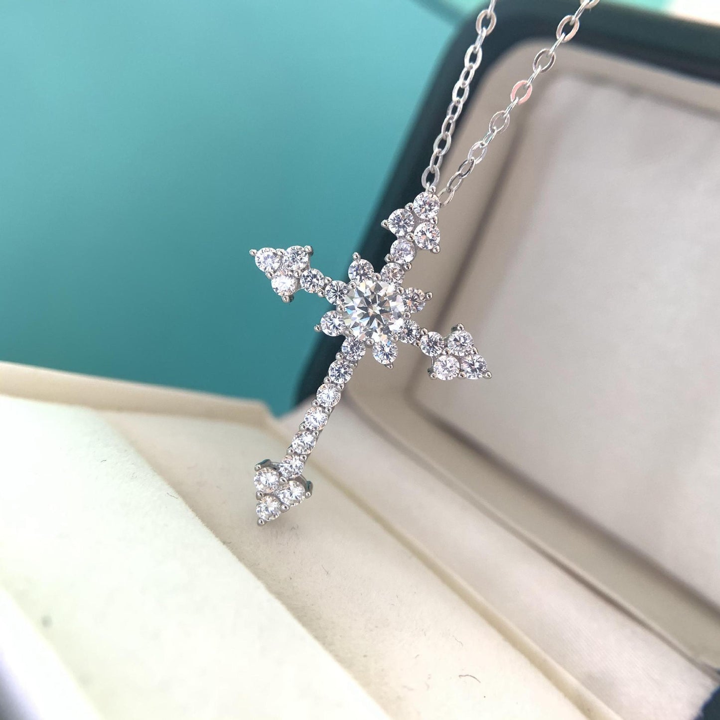 Retro Cross Moissanite Necklace (925 Sterling Silver)